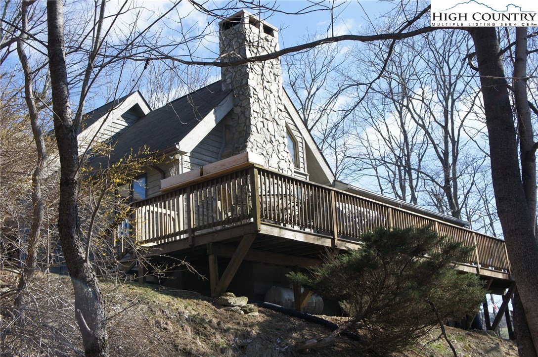 272 Locust Point Drive Boone, NC 28607 - Photo 4 of 36 Gallery Image 4