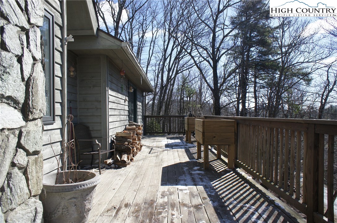 272 Locust Point Drive Boone, NC 28607 - Photo 8 of 36 Gallery Image 8