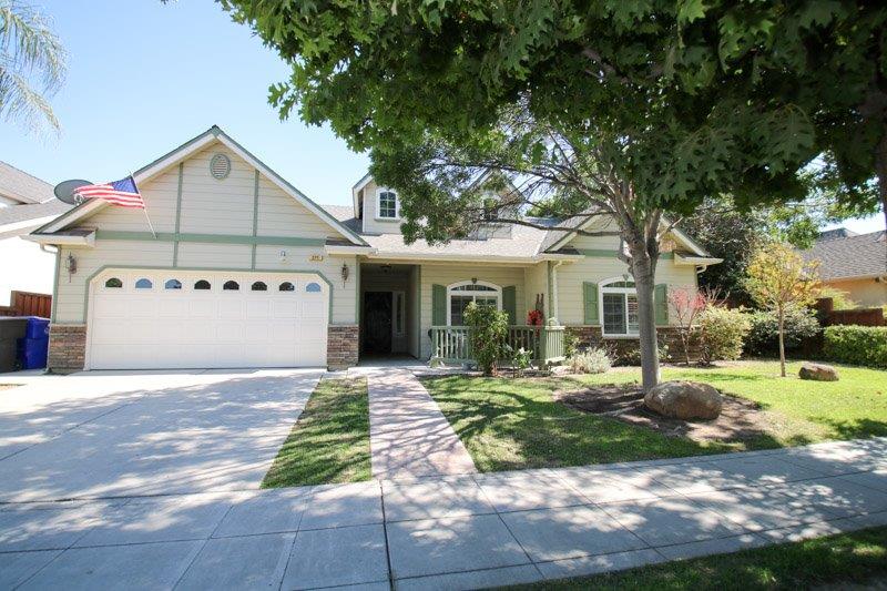 271 East Olson Avenue Reedley, CA 93654 - Photo 1 of 35 Gallery Image 1