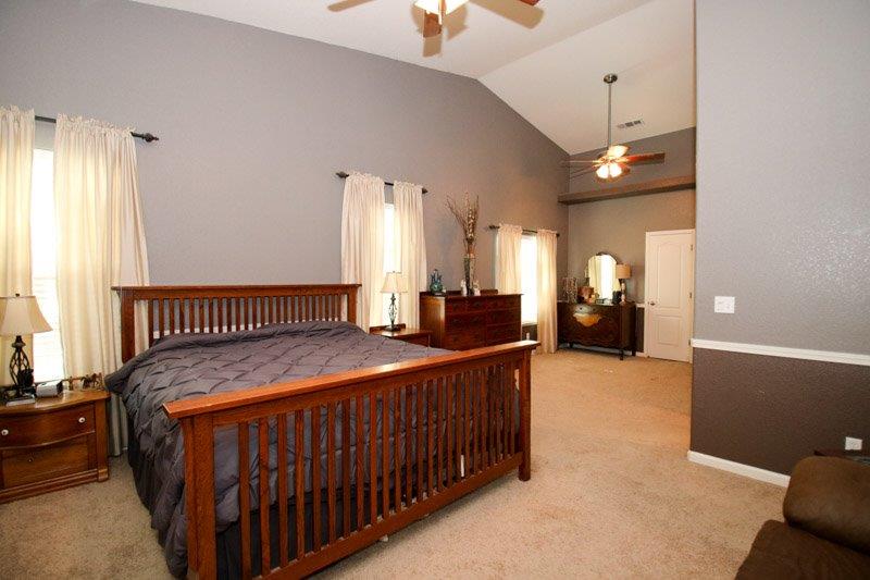 271 East Olson Avenue Reedley, CA 93654 - Photo 15 of 35 Gallery Image 15