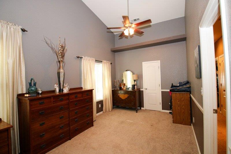 271 East Olson Avenue Reedley, CA 93654 - Photo 17 of 35 Gallery Image 17