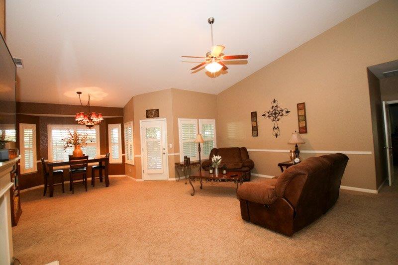 271 East Olson Avenue Reedley, CA 93654 - Photo 5 of 35 Gallery Image 5