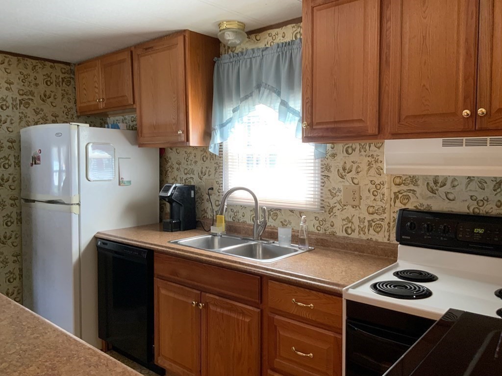 48 Eastbridge Road Taunton, MA 02780 - Photo 13 of 23 Gallery Image 13