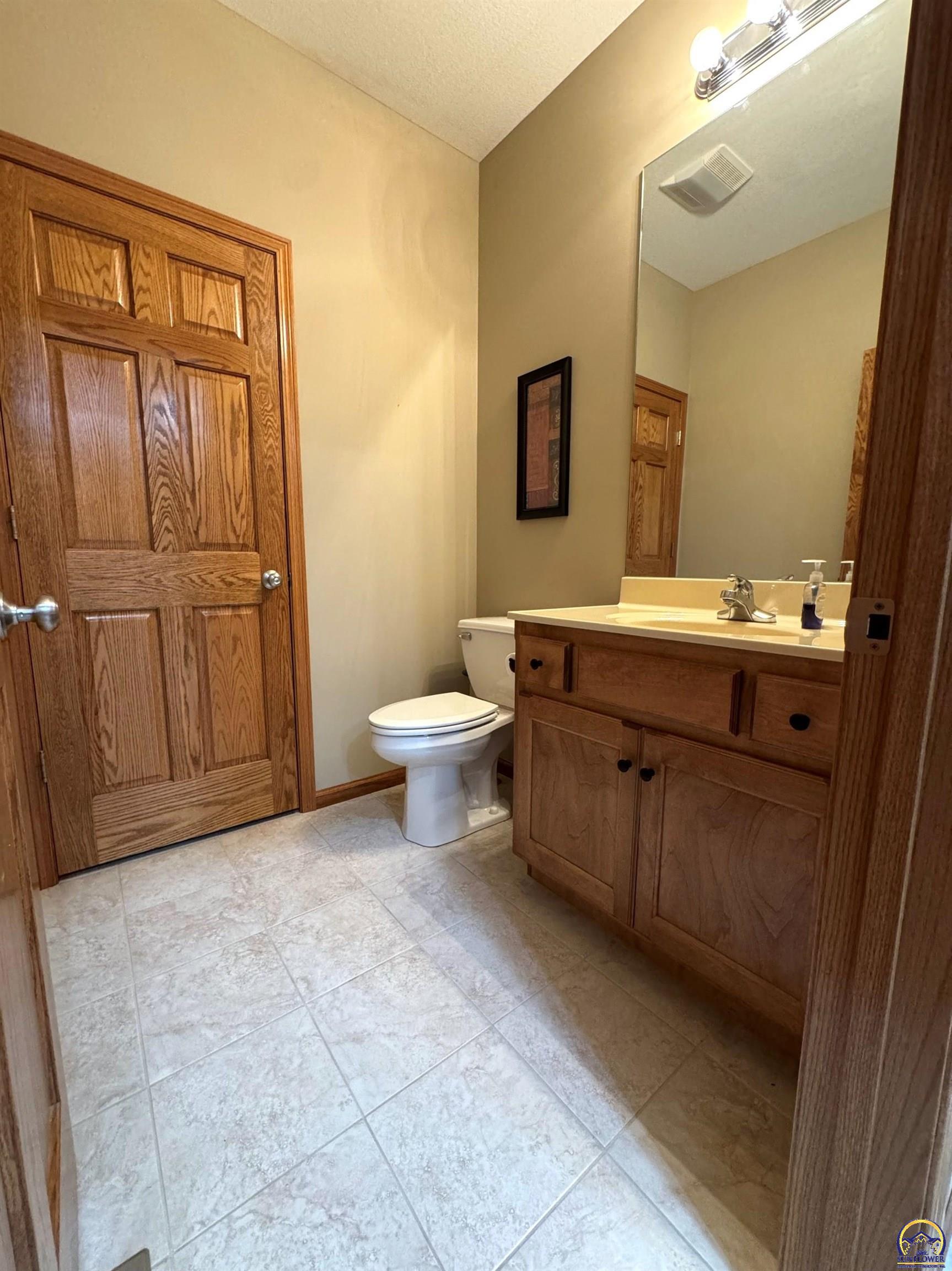 5230 Southwest Knudsen Road Topeka, KS 66610 - Photo 22 of 44