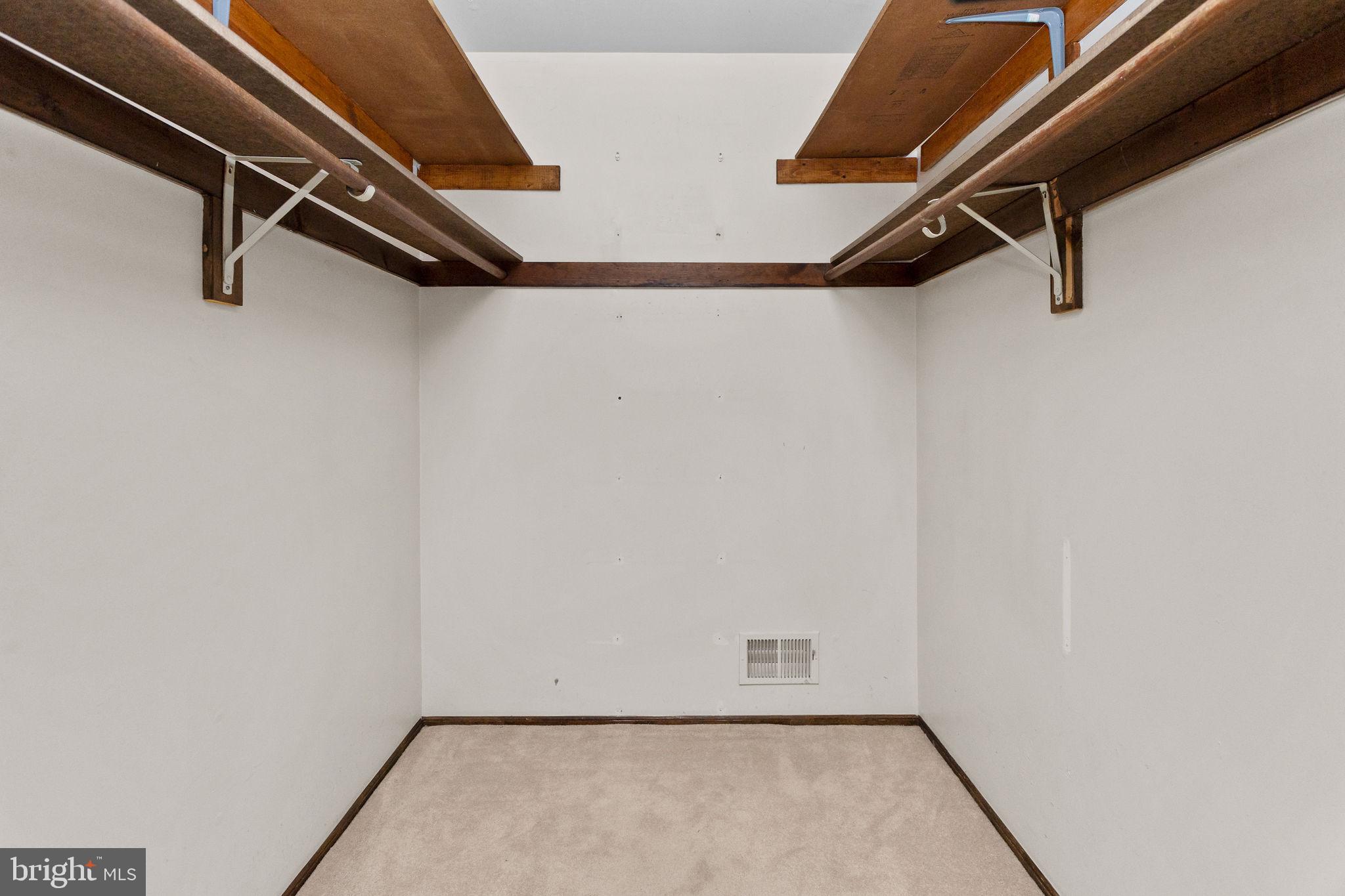 93 Peter Rafferty Drive Hamilton, NJ 08690 - Photo 16 of 55