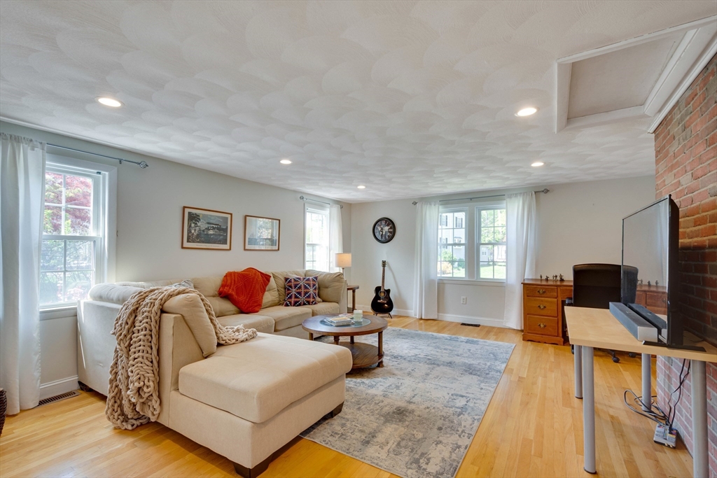 15 Williams Road North Reading, MA 01864 - Photo 15 of 38 Gallery Image 15