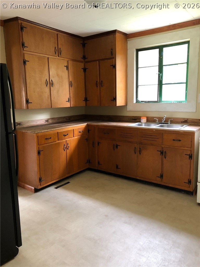 2334 Dunham Road Leon, WV 25123 - Photo 5 of 27 Kitchen