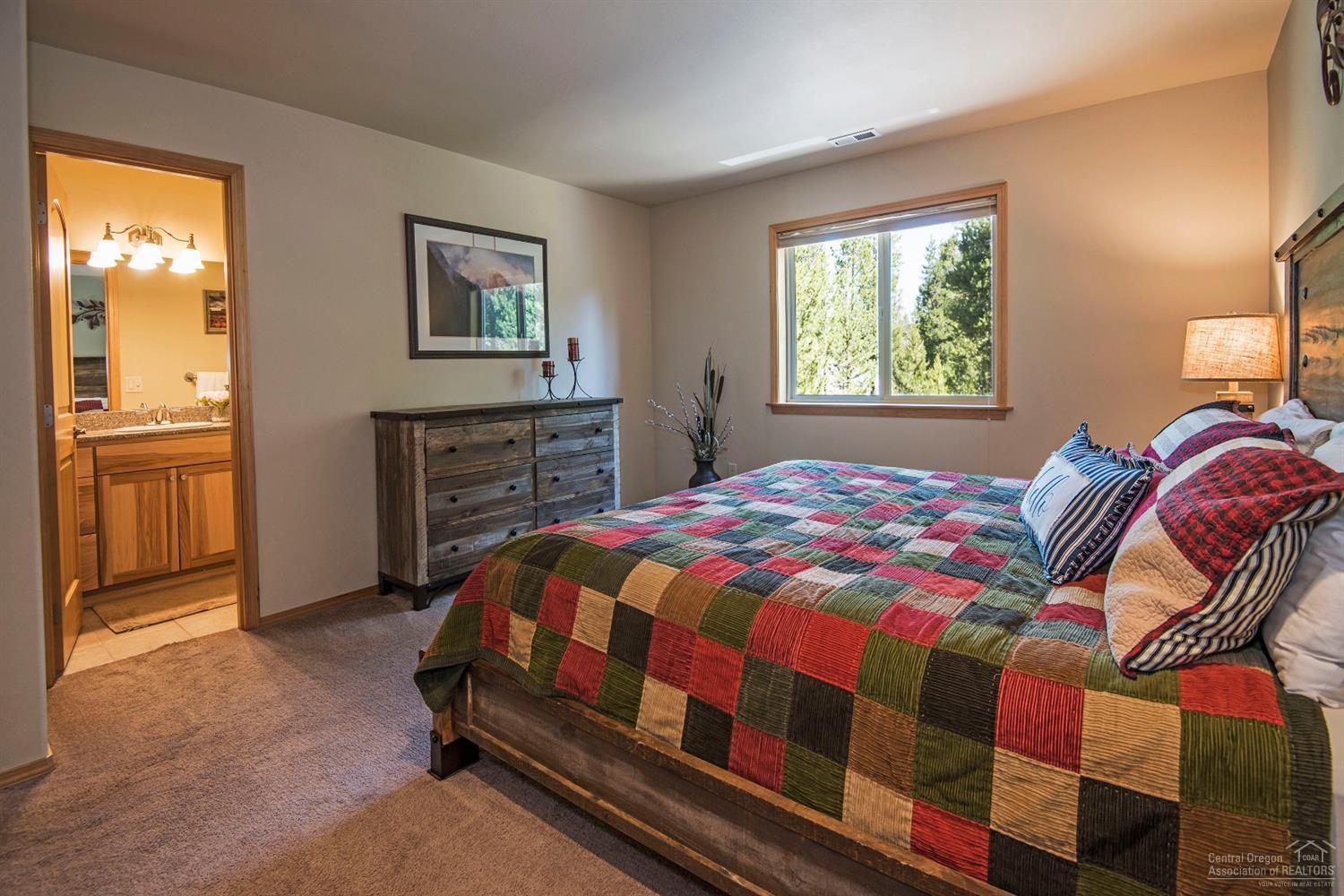 18125 Modoc Lane Sunriver, OR 97707 - Photo 22 of 25 Gallery Image 22