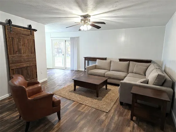 $309,500 | 604 Bayless Drive, Euless, TX 76040