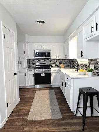 $309,500 | 604 Bayless Drive, Euless, TX 76040