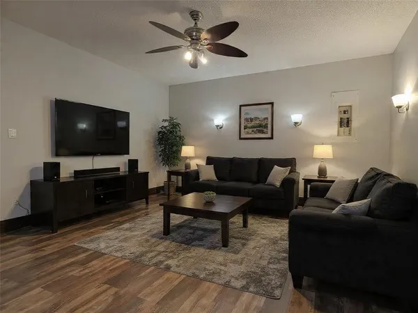 $309,500 | 604 Bayless Drive, Euless, TX 76040