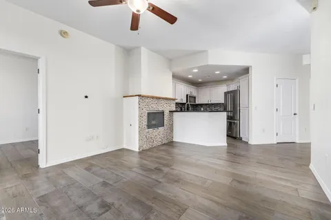 $2,300 | 7887 North 16th Street, Unit 123, Phoenix, AZ 85020