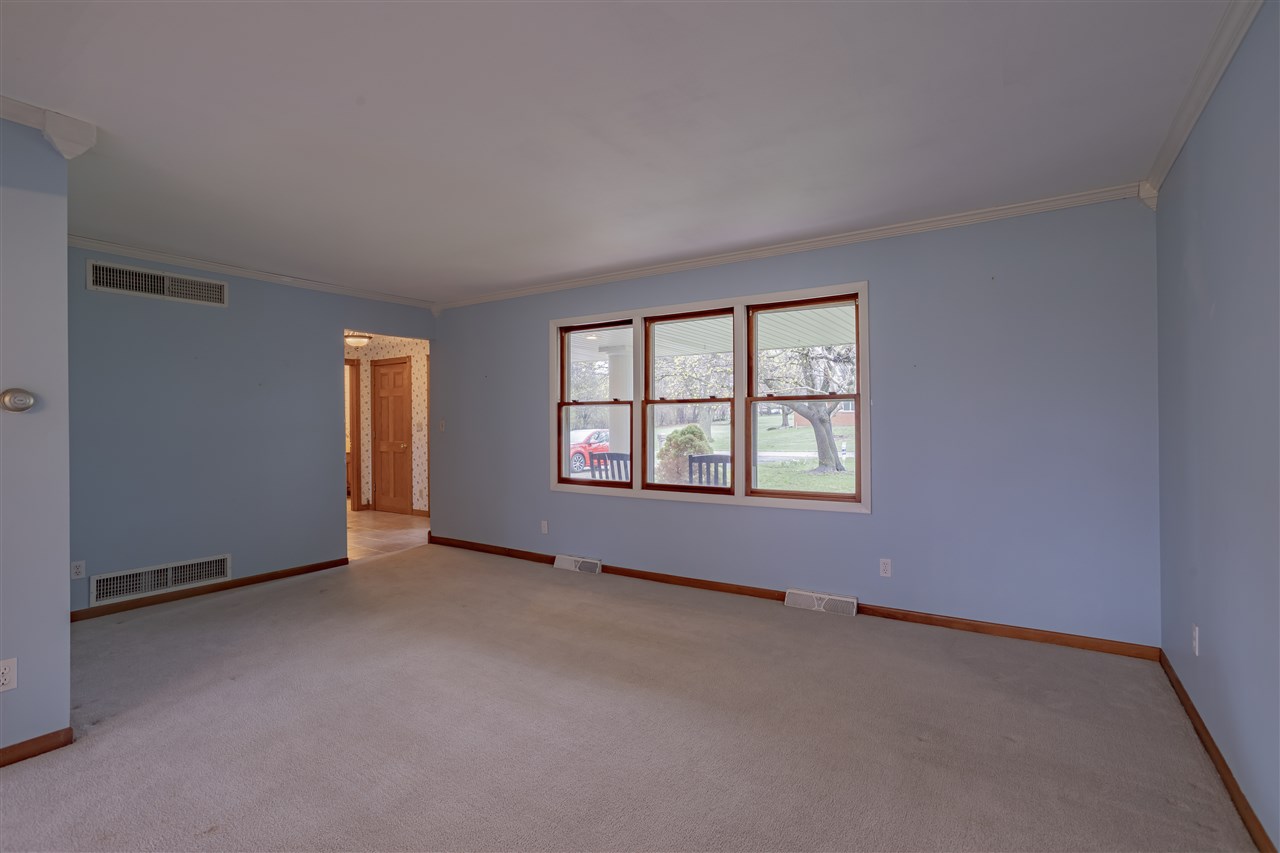 7117 Flora Road Rockford, IL 61101 - Photo 11 of 24 Gallery Image 11
