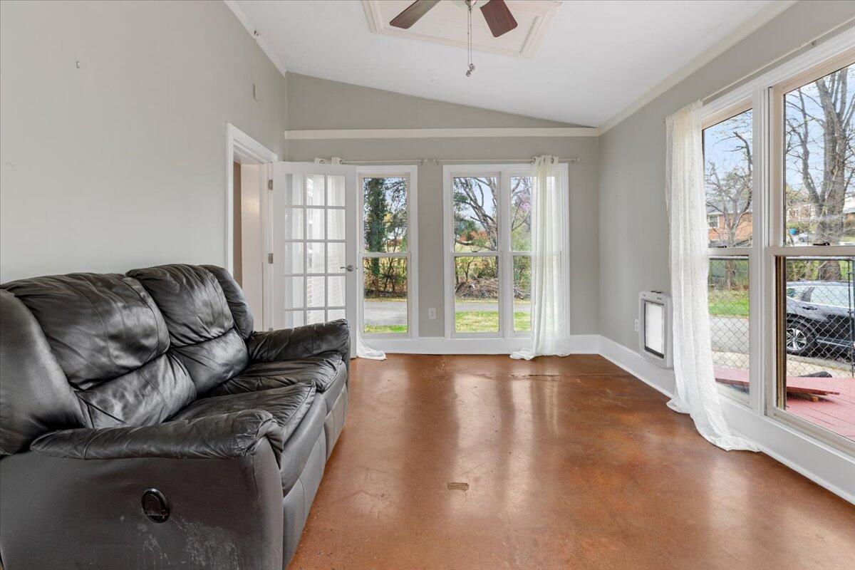 3581 Grandin Road Southwest Roanoke, VA 24018 - Photo 23 of 124 141-1000028841