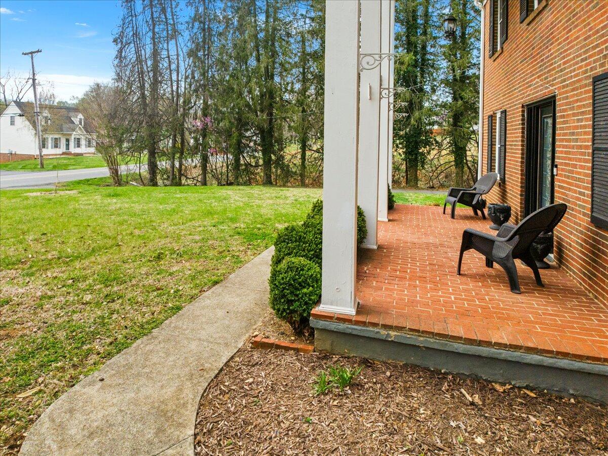 3581 Grandin Road Southwest Roanoke, VA 24018 - Photo 3 of 124 087-1000028789