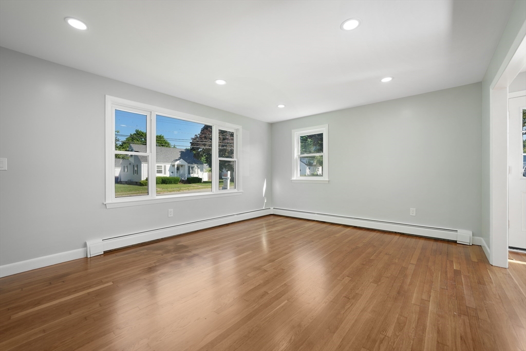 449 South Main Street Fairhaven, MA 02719 - Photo 8 of 19 Gallery Image 8