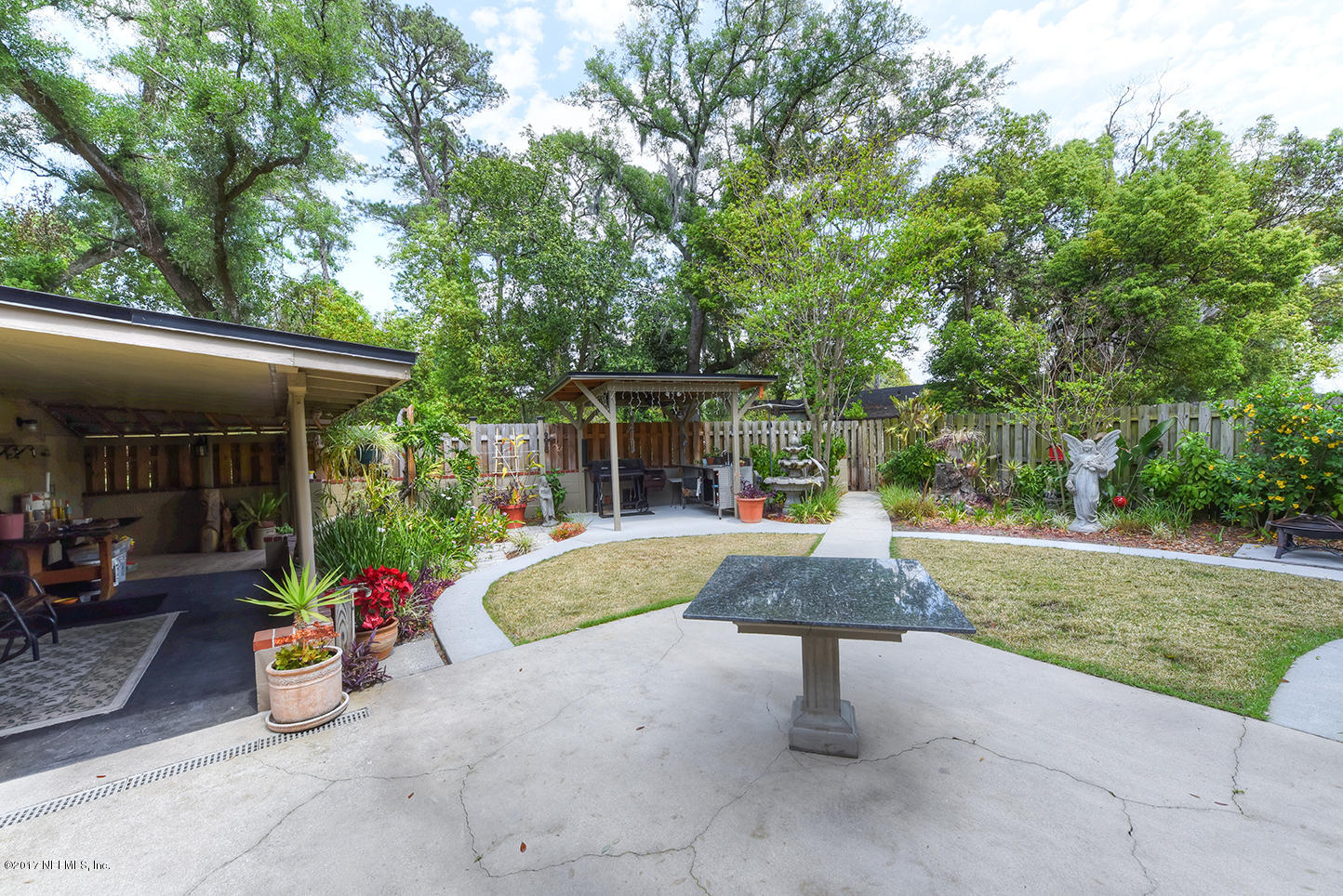 2375 Ridgewood Road Jacksonville, FL 32207 - Photo 17 of 29 Paradise
