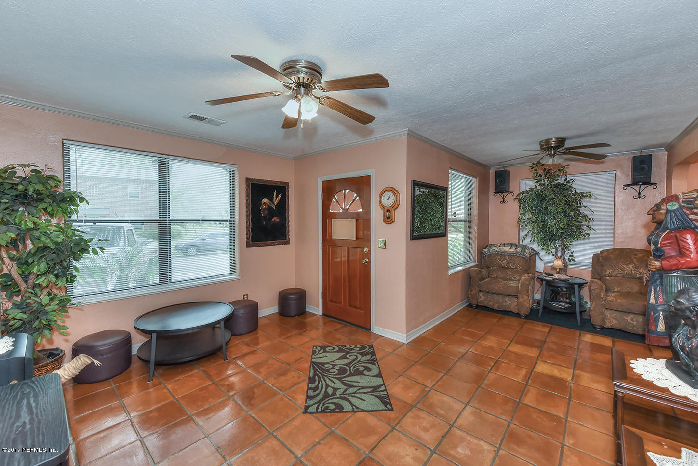 2375 Ridgewood Road Jacksonville, FL 32207 - Photo 7 of 29 Living Room