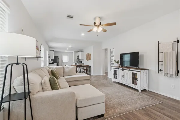 $245,000 | 1307 Winding Willow Drive, Pinehurst, TX 77362