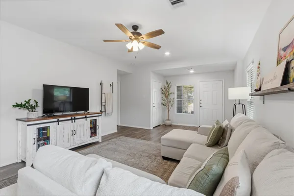 $245,000 | 1307 Winding Willow Drive, Pinehurst, TX 77362