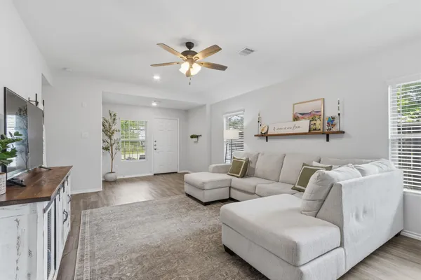 $245,000 | 1307 Winding Willow Drive, Pinehurst, TX 77362