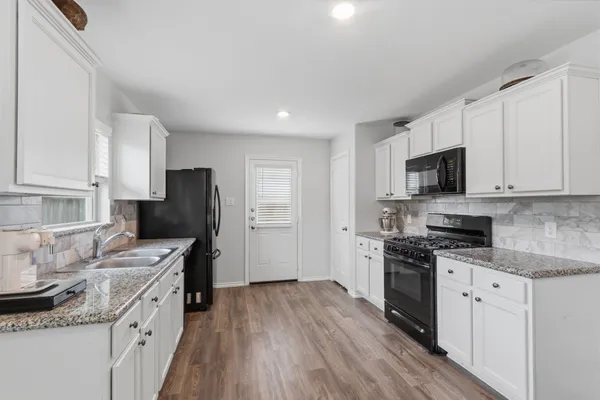 $245,000 | 1307 Winding Willow Drive, Pinehurst, TX 77362