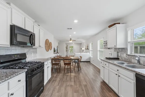 $245,000 | 1307 Winding Willow Drive, Pinehurst, TX 77362