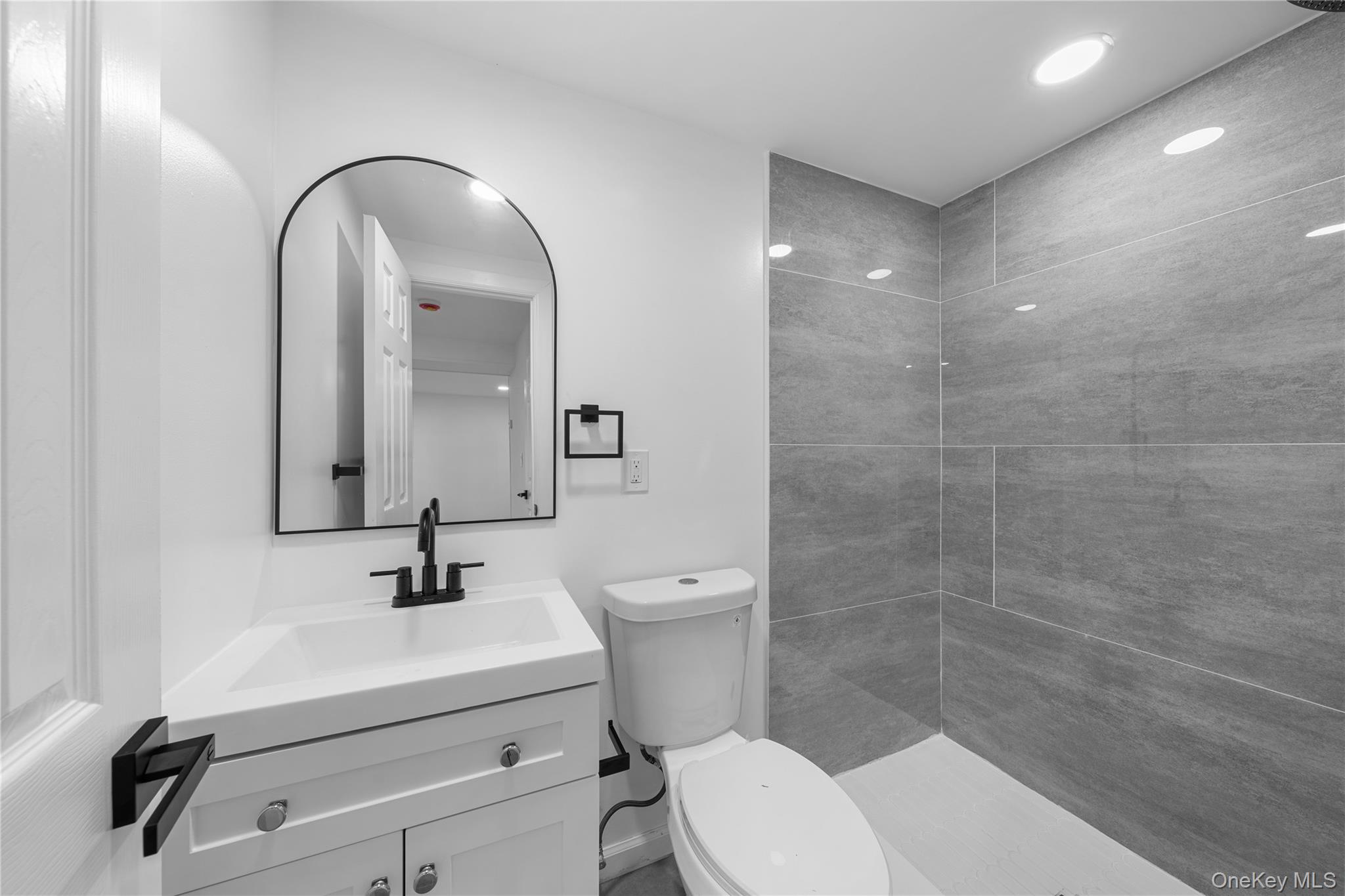 116 Meadowbrook Road Hempstead, NY 11550 - Photo 27 of 32