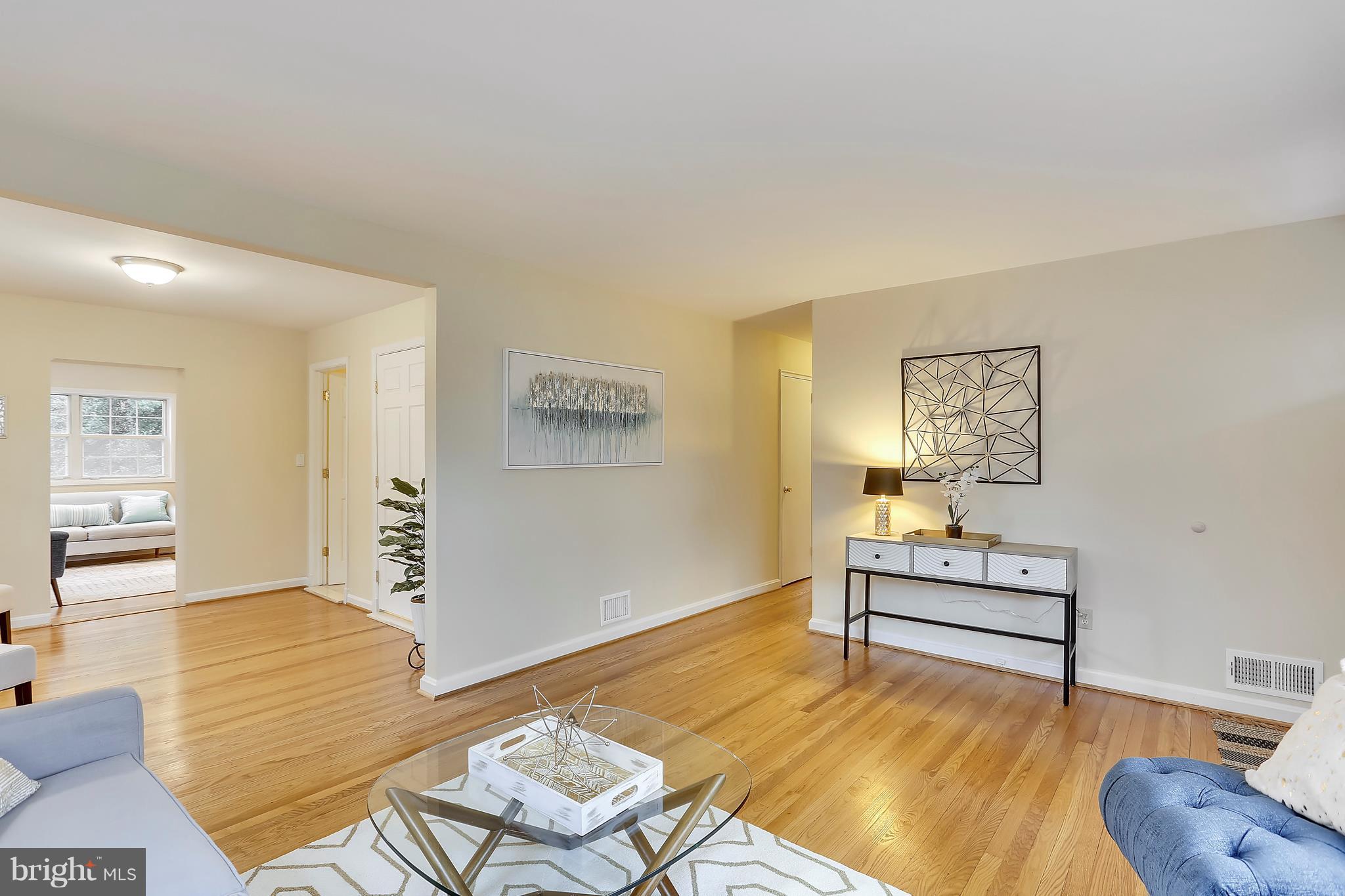 4717 Oxbow Road Rockville, MD 20852 - Photo 29 of 30 Flexible open floor plan!