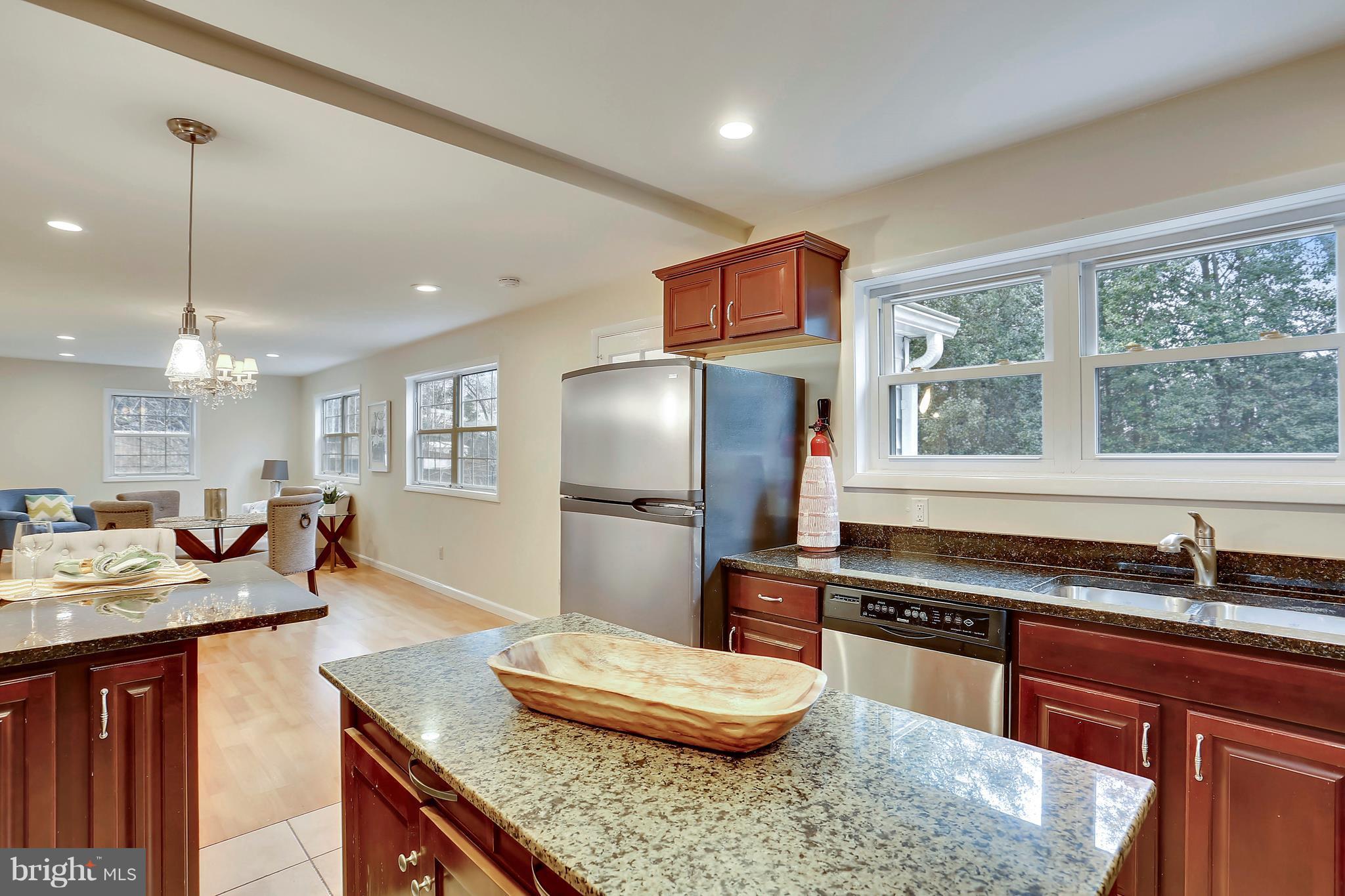 4717 Oxbow Road Rockville, MD 20852 - Photo 20 of 30 Windows to rear yard.