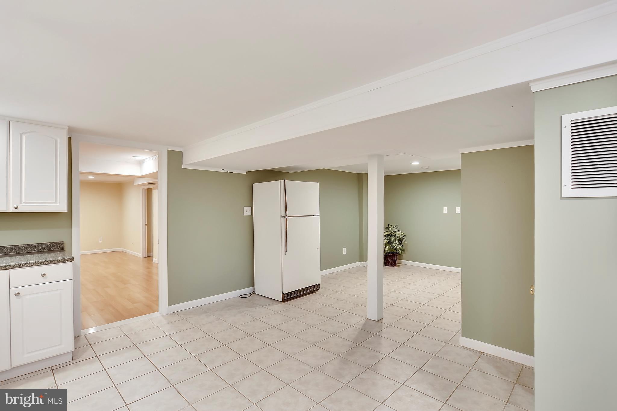 4717 Oxbow Road Rockville, MD 20852 - Photo 23 of 30 Potential in-law suite.
