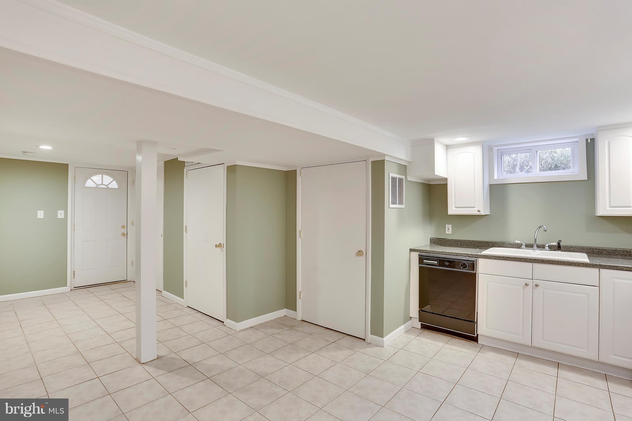 4717 Oxbow Road Rockville, MD 20852 - Photo 24 of 30 Walkout lower level.