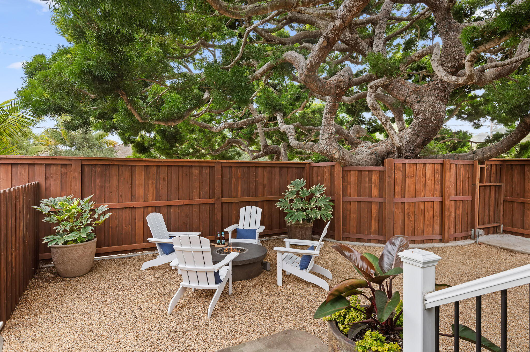 1126 Hill Road Montecito, CA 93108 - Photo 37 of 43 20-web-or-mls-20 - Front Yard