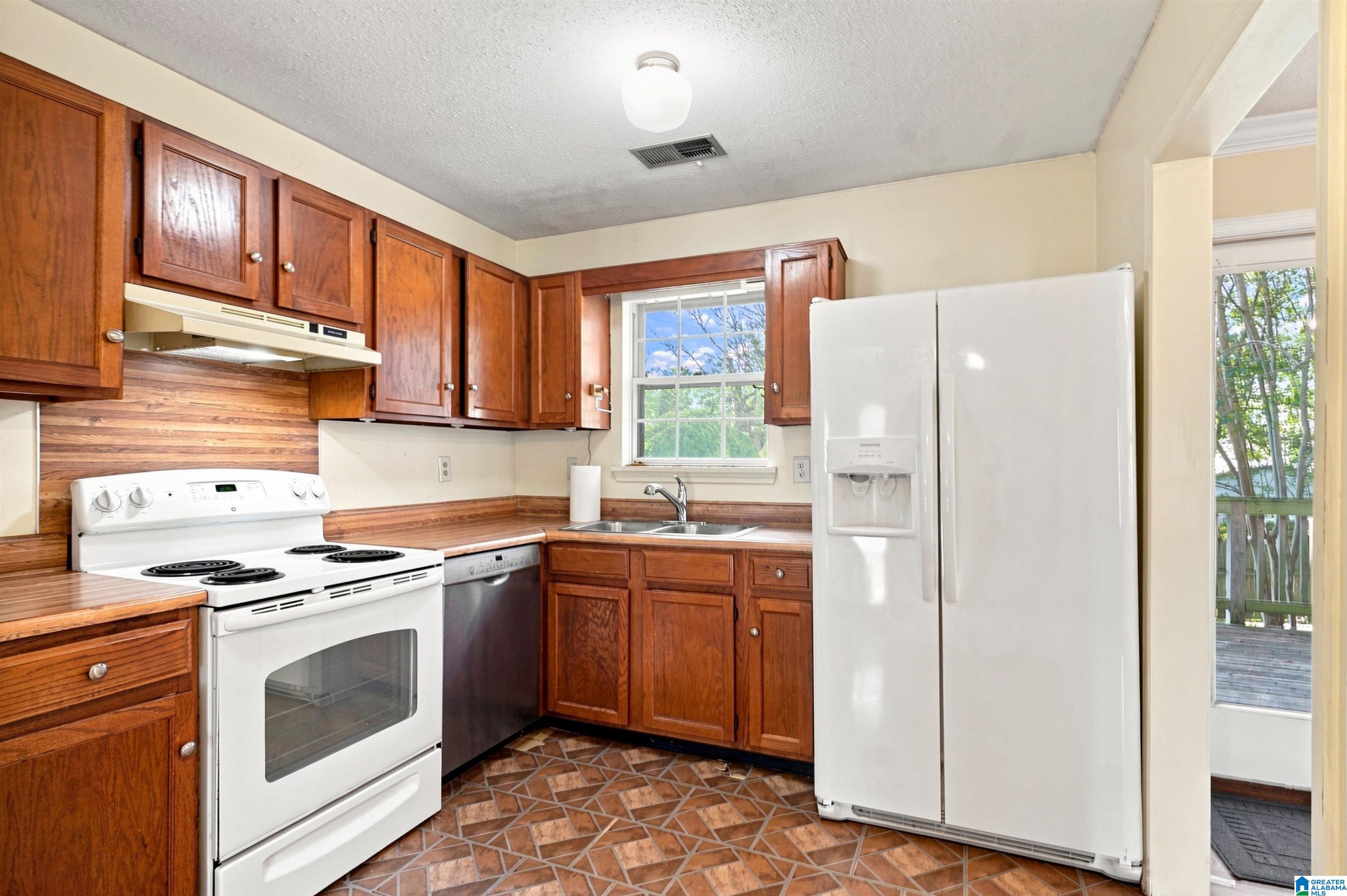 1133 Thompson Road Alabaster, AL 35007 - Photo 22 of 37 Gallery Image 22