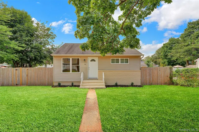 $450,000 | 53 St Peters Drive, Brentwood, NY 11717