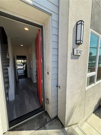 $4,295 | 10742 Paramount Boulevard, Downey, CA 90241
