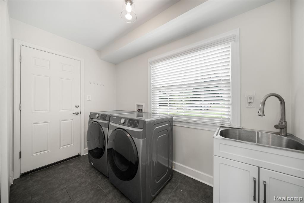 6895 Halyard Road Bloomfield Hills, MI 48301 - Photo 22 of 44