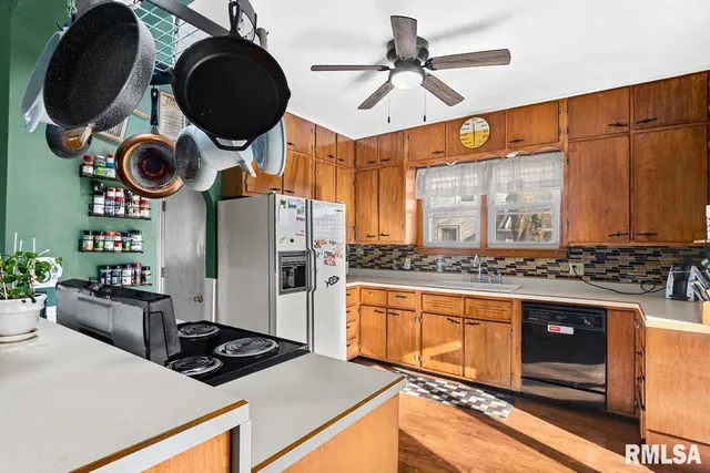 $129,900 | 1298 Campbell Avenue, Galesburg, IL 61401