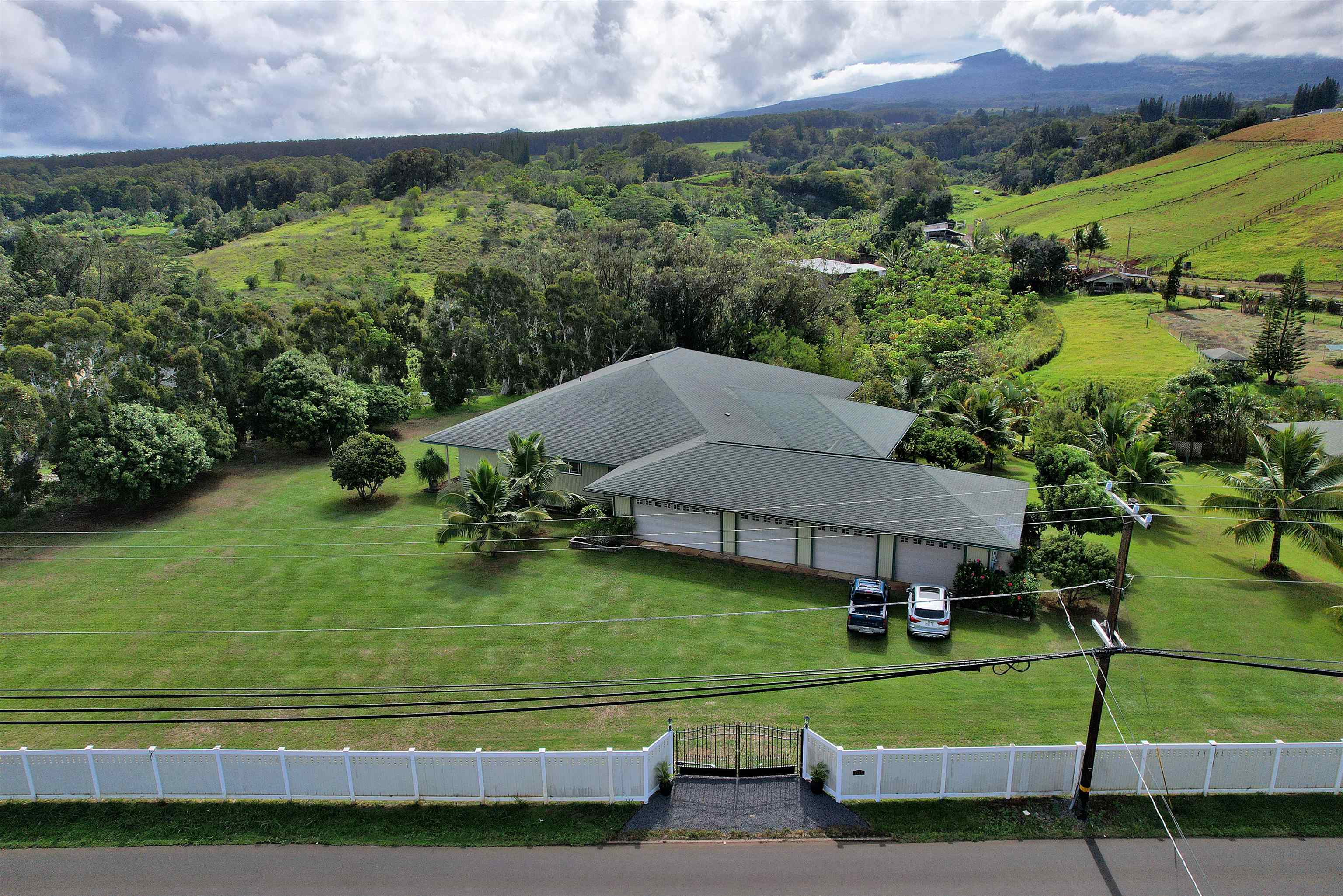 1525 Kaupakalua Road Haiku, HI 96708 - Photo 37 of 47 Gallery Image 37