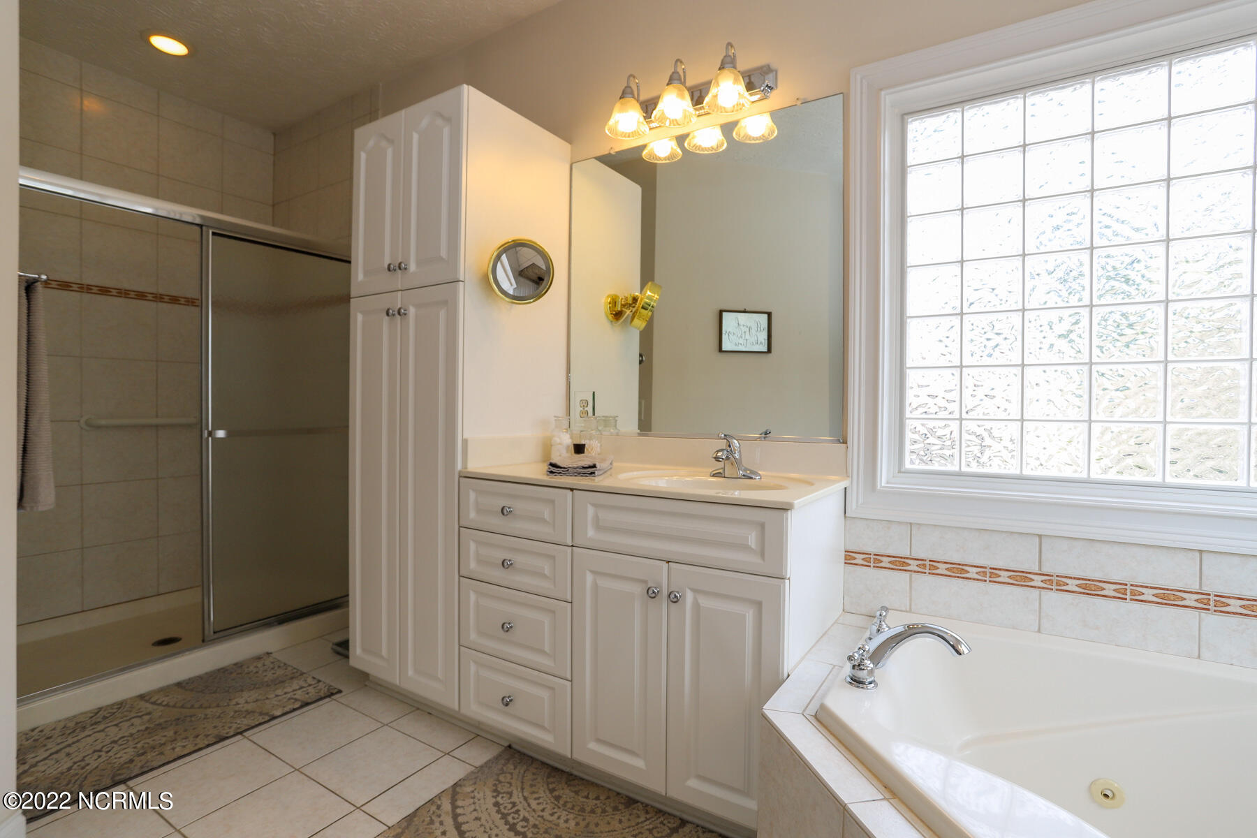 6 St Georges Drive Pinehurst, NC 28374 - Photo 17 of 33 master bath2