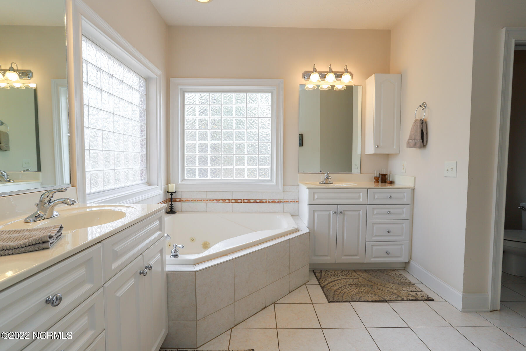 6 St Georges Drive Pinehurst, NC 28374 - Photo 18 of 33 master bath3