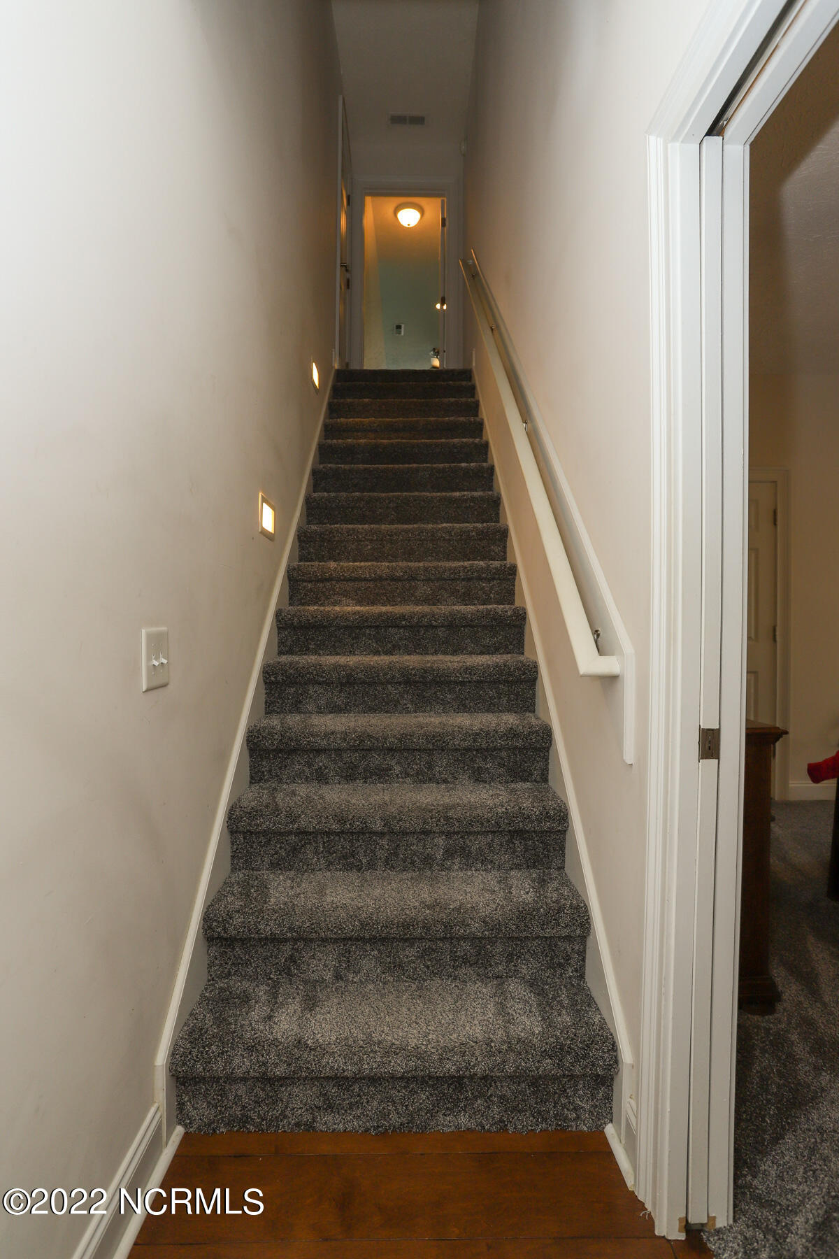 6 St Georges Drive Pinehurst, NC 28374 - Photo 23 of 33 upper staiway