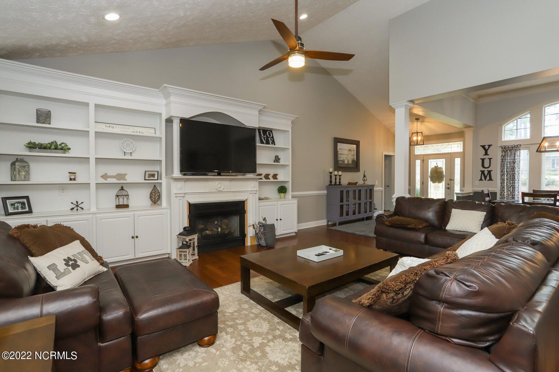 6 St Georges Drive Pinehurst, NC 28374 - Photo 7 of 33 living room3