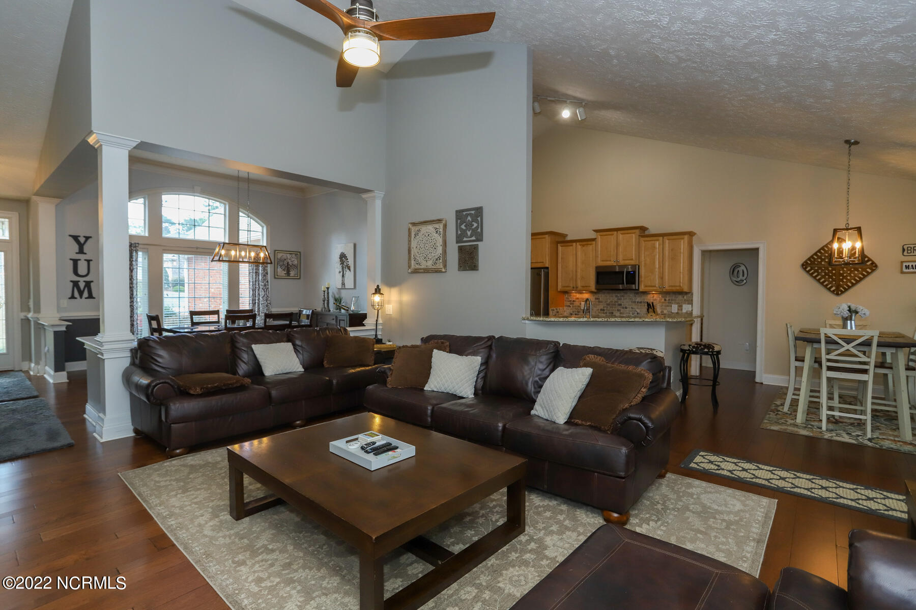 6 St Georges Drive Pinehurst, NC 28374 - Photo 8 of 33 living room4