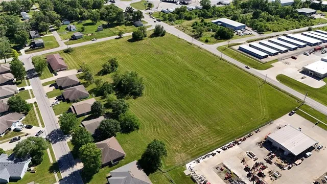 $750,000 | Tbd North Broadway Street, Oak Grove, MO 64075