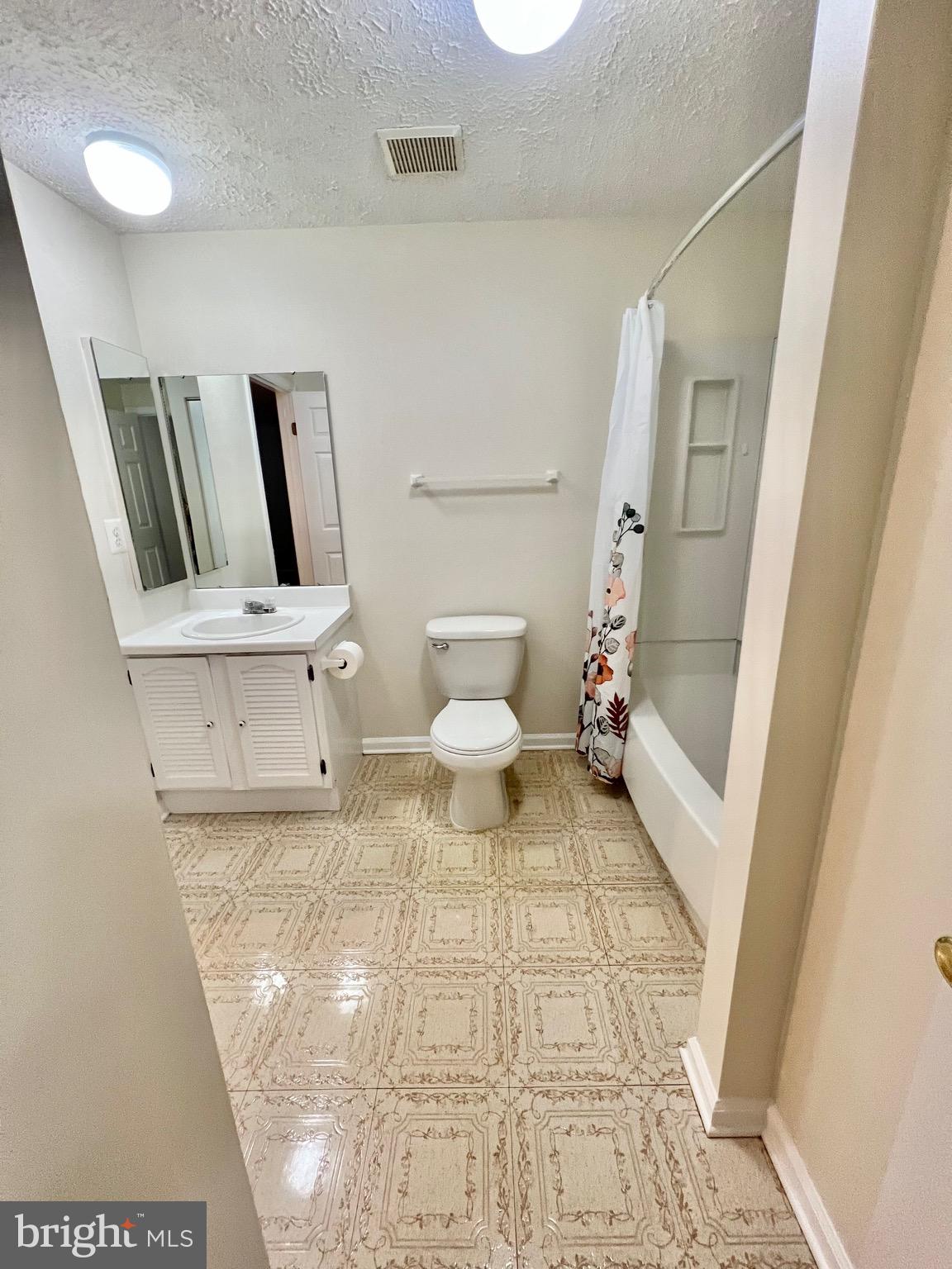 10129 Shelldrake Circle Damascus, MD 20872 - Photo 23 of 39 a bathroom with a sink and a toilet