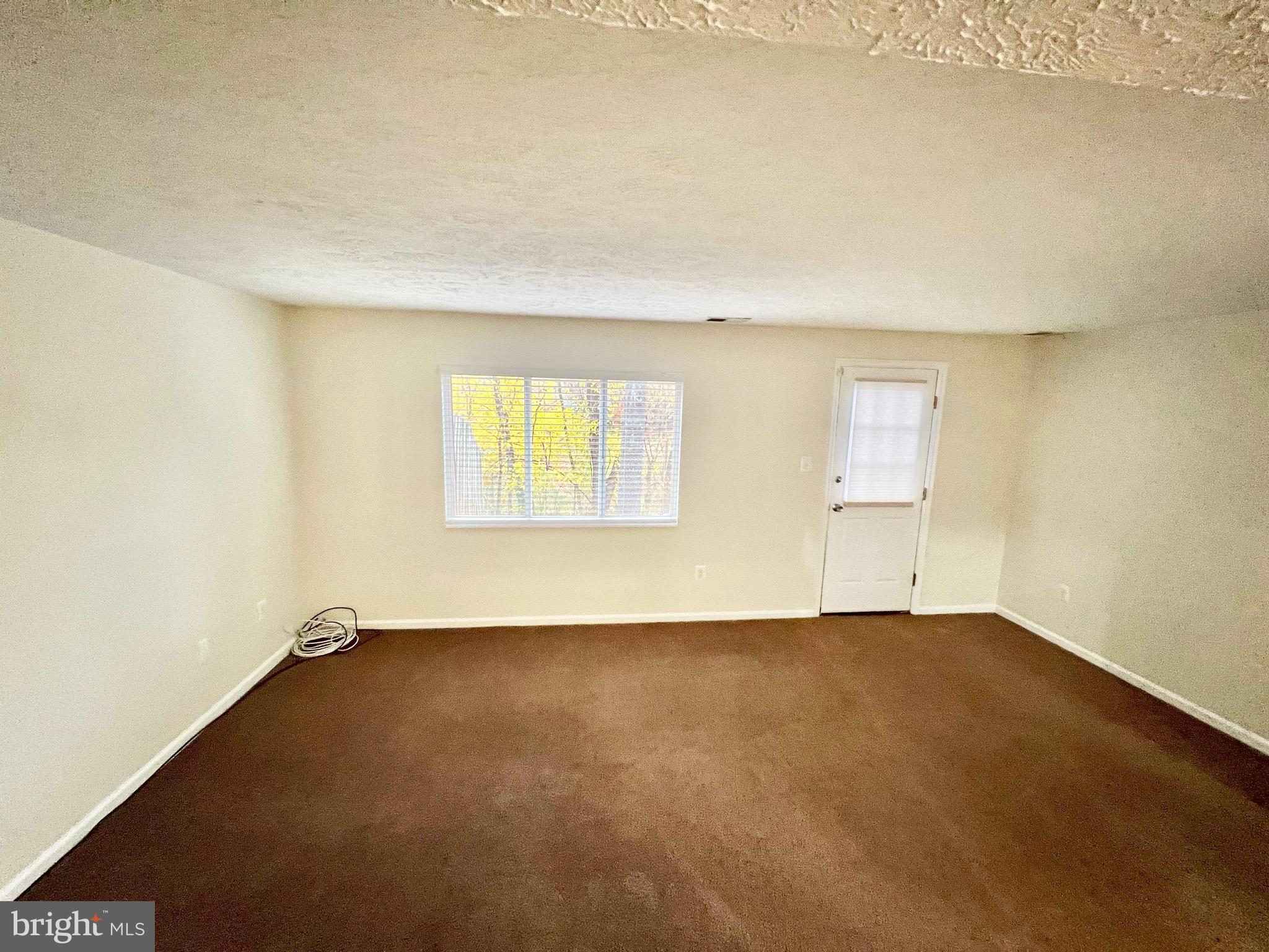 10129 Shelldrake Circle Damascus, MD 20872 - Photo 31 of 39 an empty room with a window