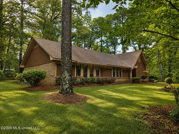 $324,900 | 320 Springhill Drive, Terry, MS 39170
