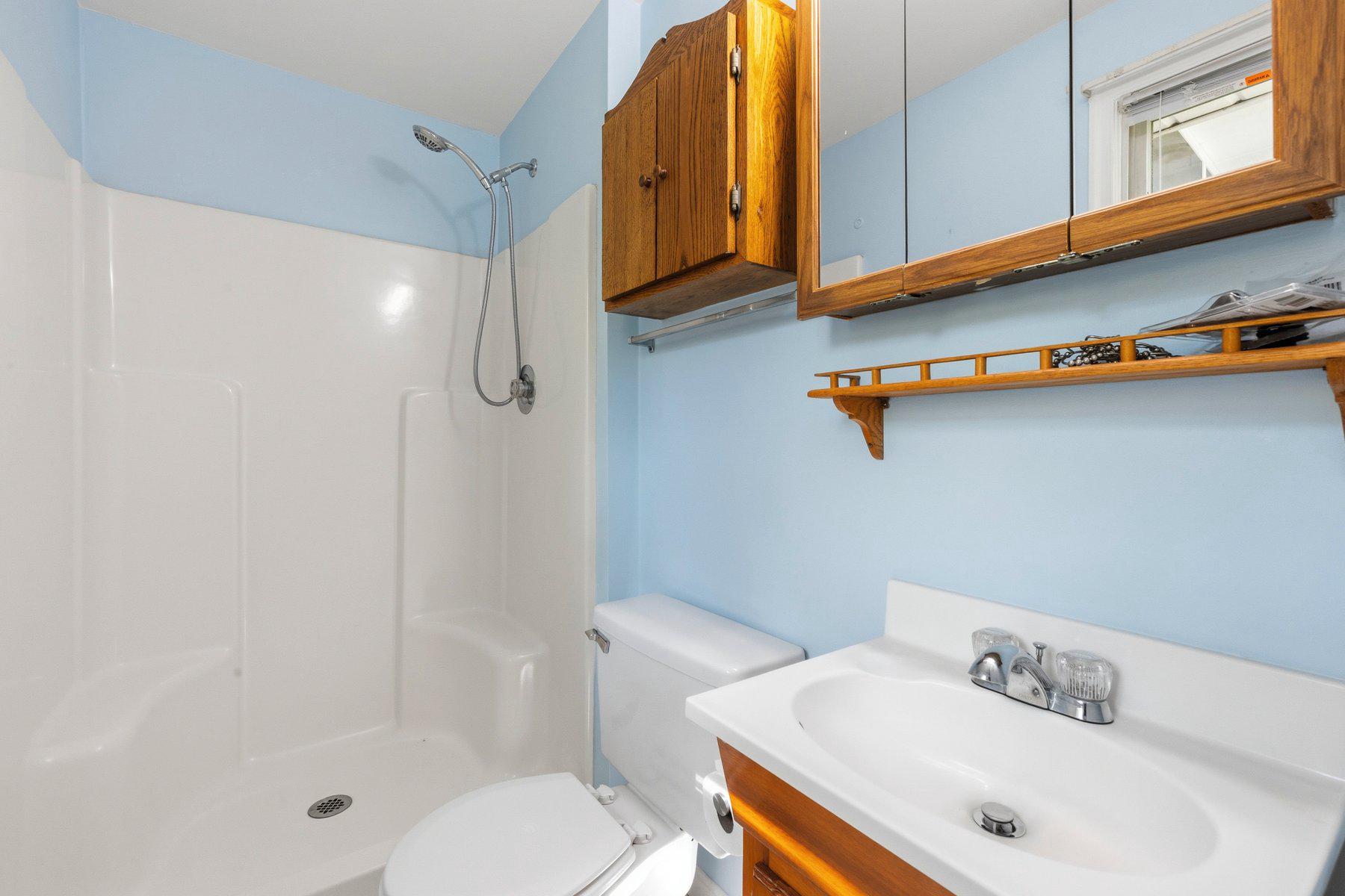 10820 Gambrill Park Road Frederick, MD 21702 - Photo 22 of 35 Primary bath, ensuite