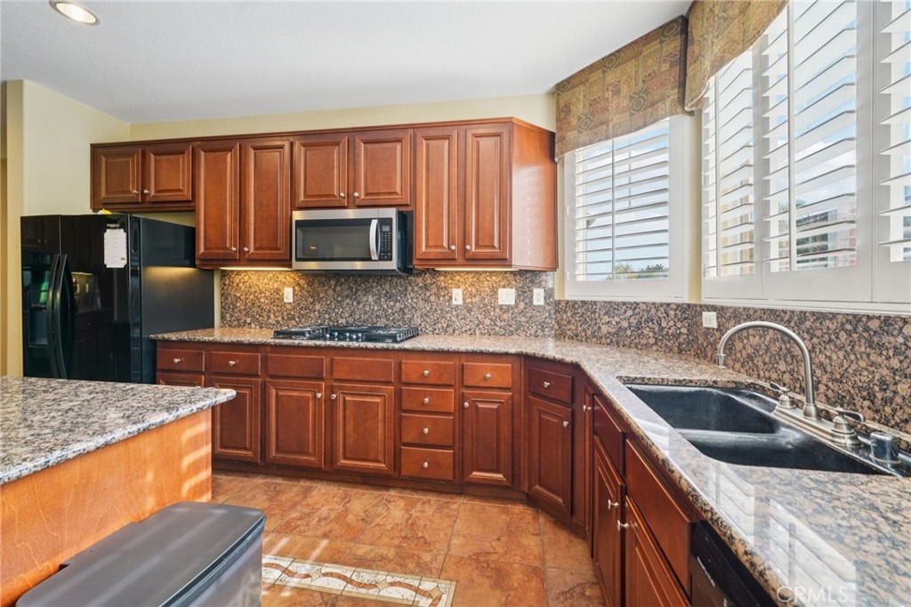 18625 Krameria Avenue Riverside, CA 92508 - Photo 10 of 42